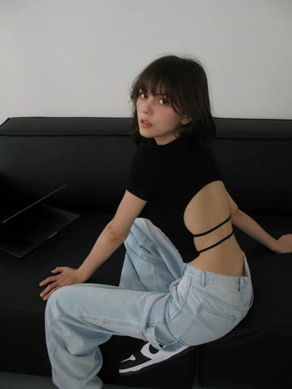 Slim Fit Backless T-shirt Supply - Image 2